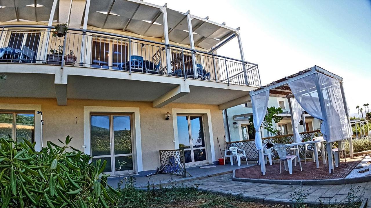 Asinaro Residence - Fronte Mare Calabernardo Bagian luar foto