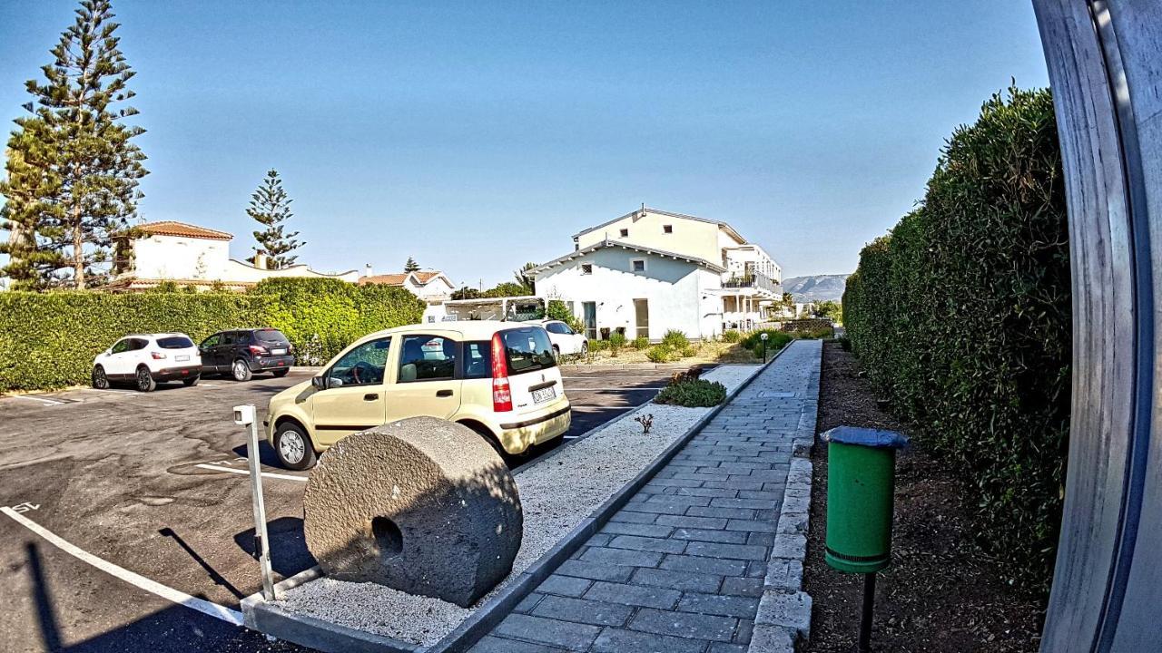 Asinaro Residence - Fronte Mare Calabernardo Bagian luar foto